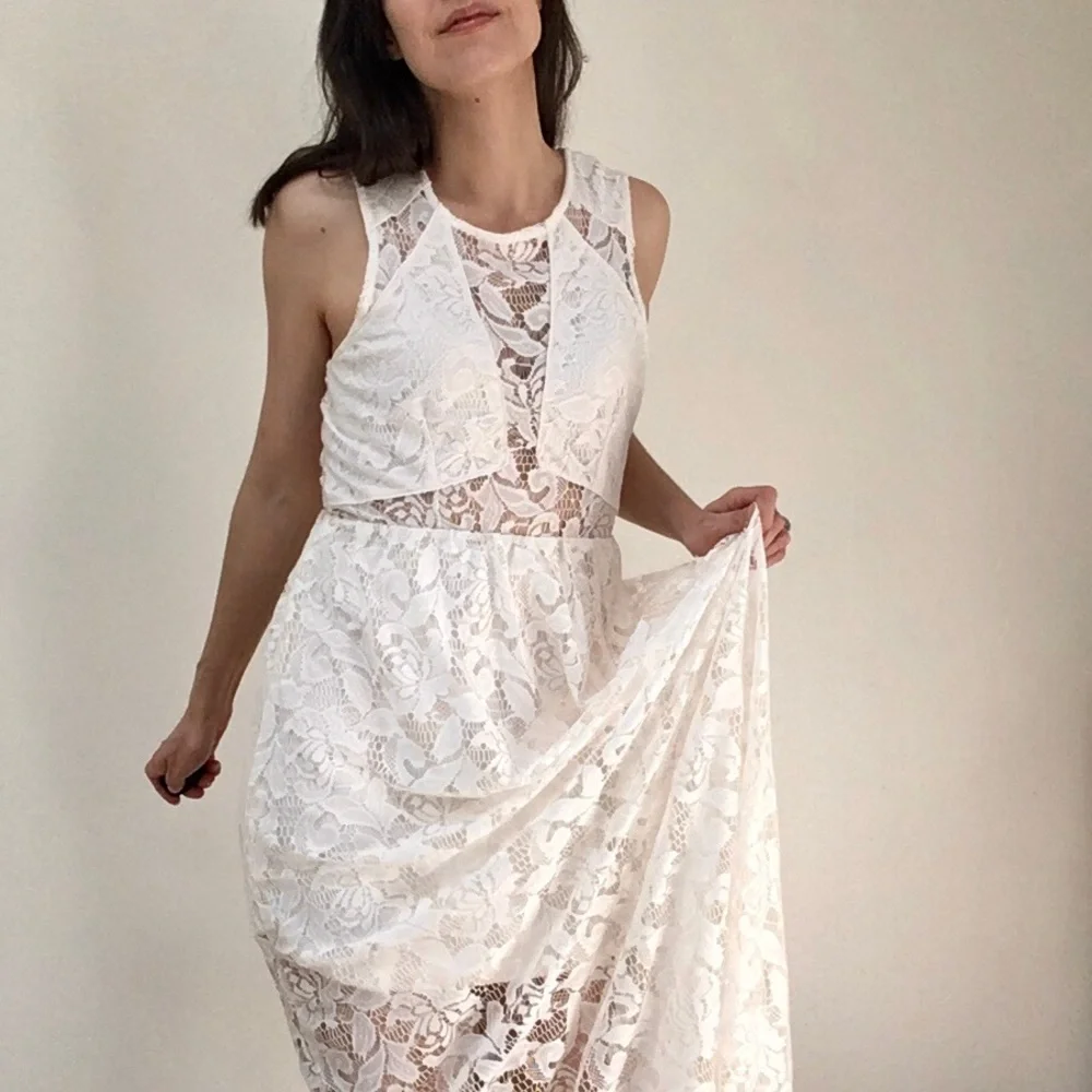Cream lace dress - Picture 4 of 14